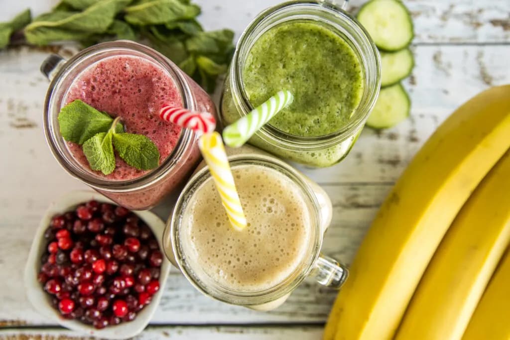 Jakie koktajle na odchudzanie – proste przepisy na zdrowe smoothie