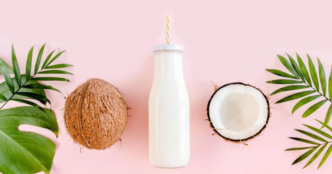 Czy mleko kokosowe jest dietetyczne? Odkryj jego kalorie i właściwości