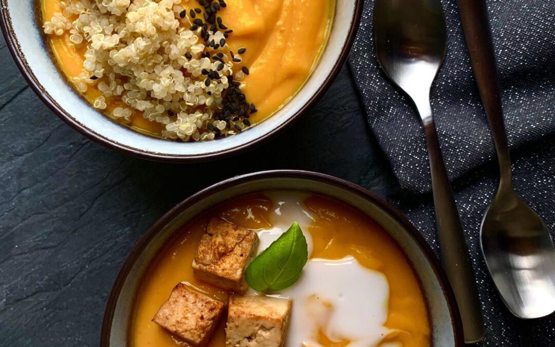 zupa dyniowa z mango tofu i quinoa